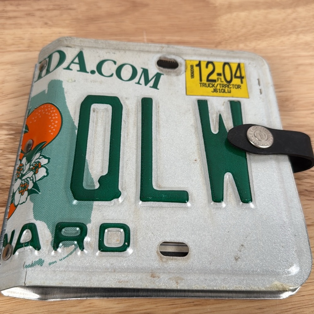 Unique little Earth recycled License Plate CD wallet - Picture 7 of 12